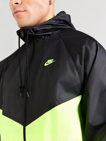 juoda Nike Sportswear Demisezoninė striukė