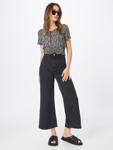 ABOUT YOU Shirt 'AMANDA' in Black