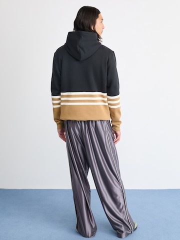 ADIDAS ORIGINALS Loosefit Housut 'ADIBREAK' värissä harmaa