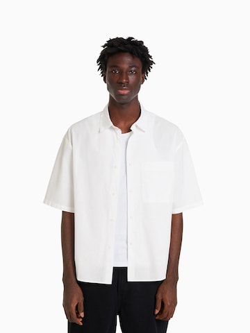 Bershka Comfort fit Button Up Shirt in White: front