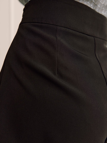 Guido Maria Kretschmer Women Skirt 'Lumi' in Black