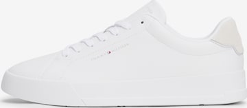 Baskets basses 'Court Ess' TOMMY HILFIGER en blanc : devant