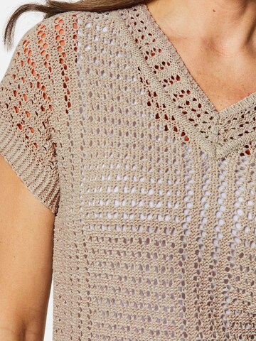 Goldner Pullover in Braun