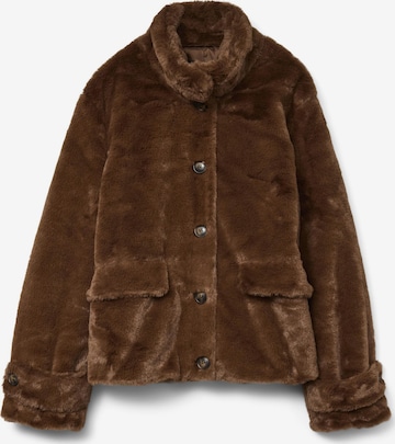 VERO MODA - Chaqueta de invierno en marrón: frente