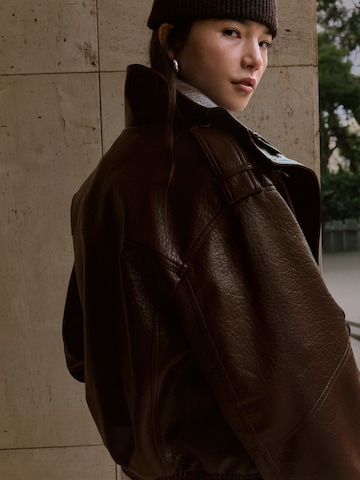 Veste mi-saison Bershka en marron