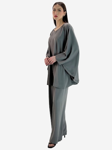 Elara Hausanzug in Grau