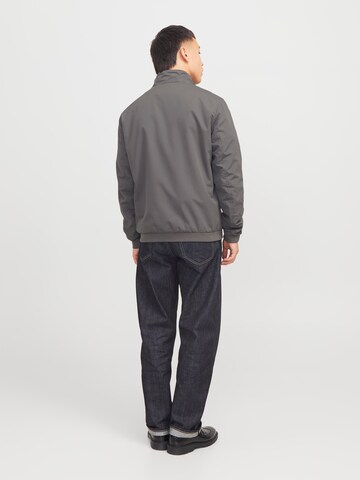 Giacca di mezza stagione 'JJERush' di JACK & JONES in grigio