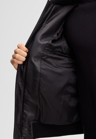 STRELLSON Jacke in Schwarz