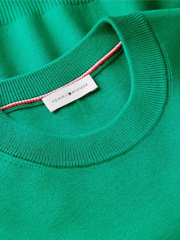TOMMY HILFIGER Sweater in Green