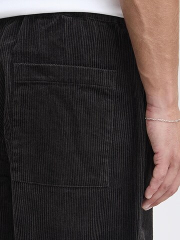 !Solid Regular Chino trousers 'Gutti' in Black