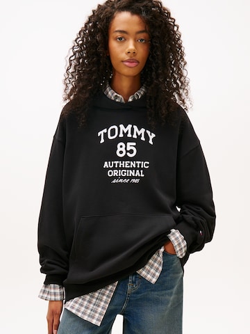 Tommy Jeans Sweatshirt '85' in Black: front