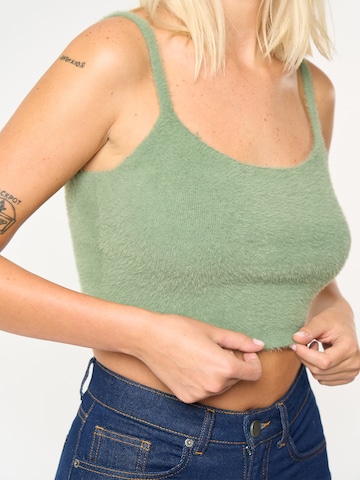 Tops en tricot 'Mona' ABOUT YOU x Laura Giurcanu en vert