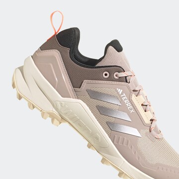 ADIDAS TERREX Lage schoen 'Swift R3' in Bruin