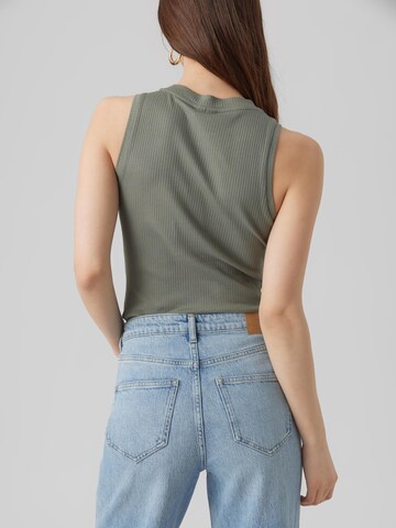 Top 'LAVENDER' de la VERO MODA pe verde