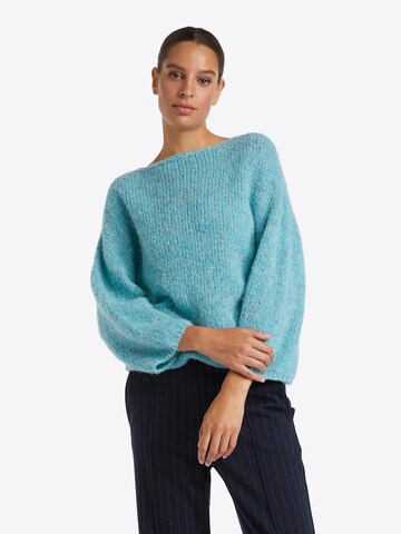 Rich & Royal Sweater in Blue: front