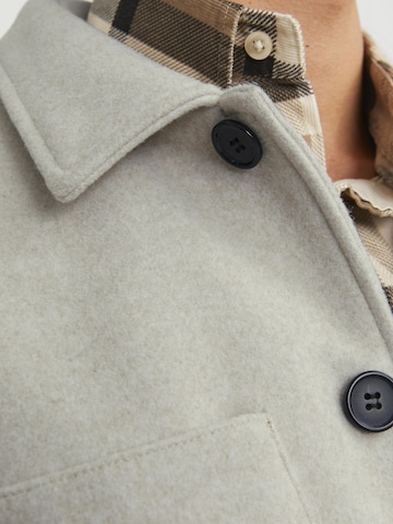 Veste mi-saison 'JAX' JACK & JONES en beige