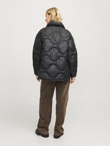 Veste mi-saison 'STELLA' JJXX en noir