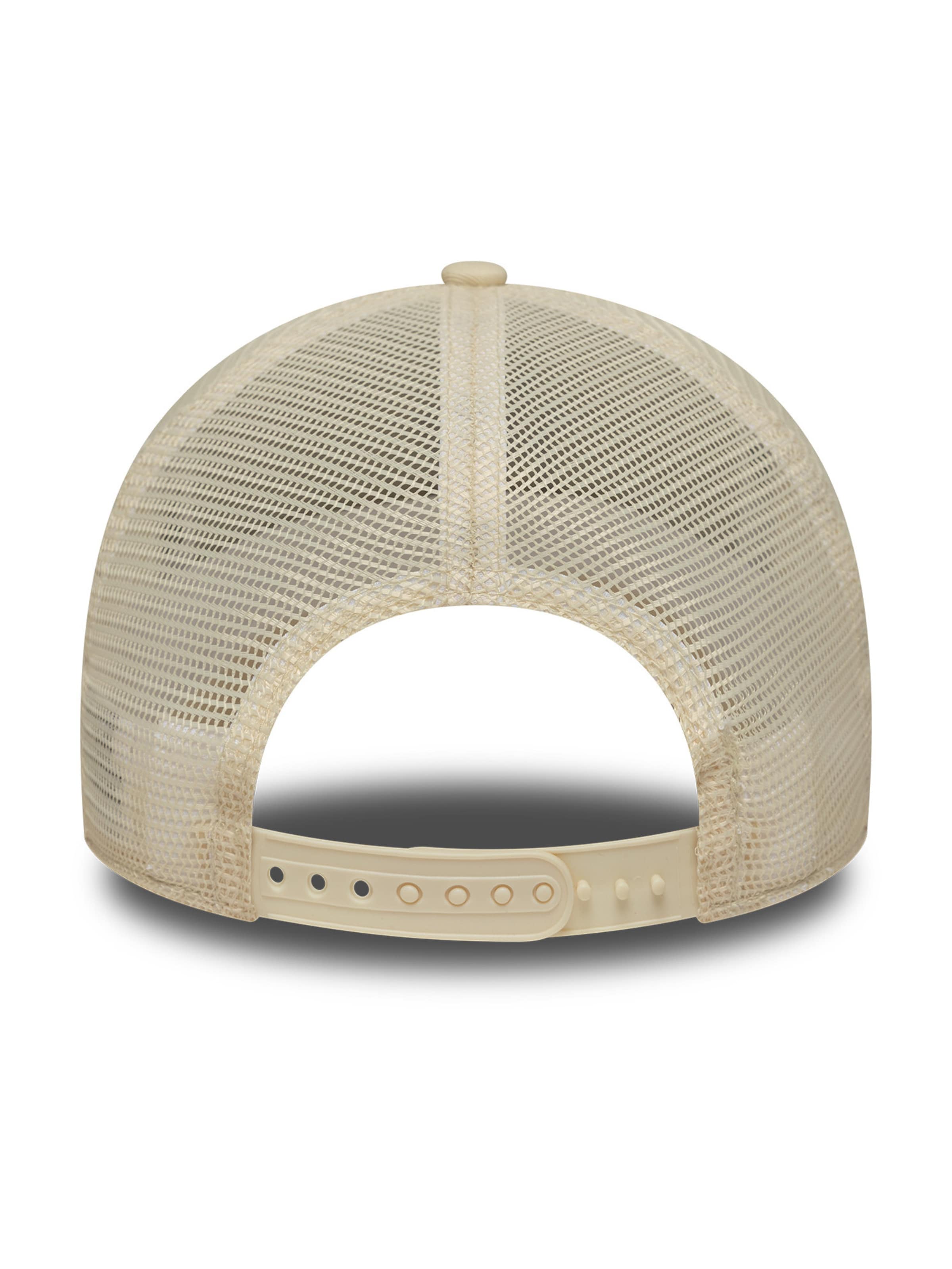 Șapcă 'LEAGUE ESS  NEYYAN' de la NEW ERA pe bej