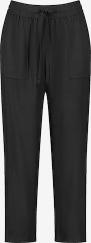 GERRY WEBER Tapered Pants in Black: front