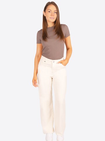 Seasons of April Regular Broek 'Estelle' in Beige: voorkant