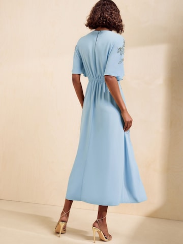 Rochie de la Friends Like These pe albastru