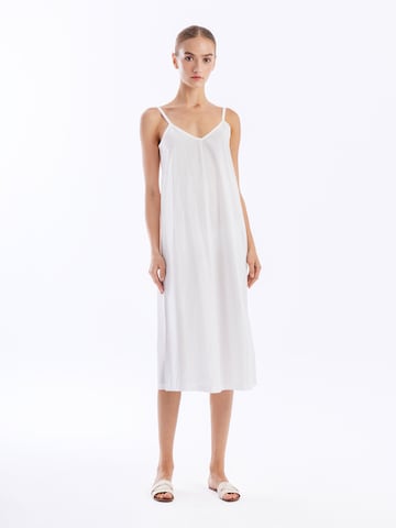 Abito di Haris Cotton in bianco