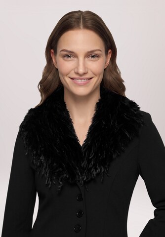 Blazer di Betty Barclay in nero