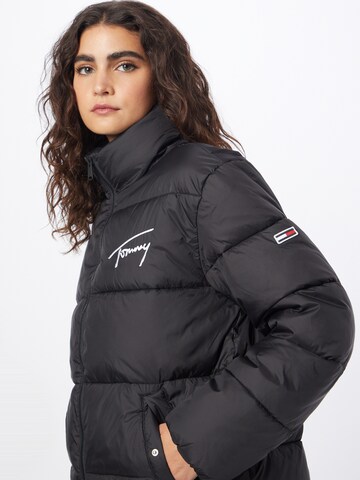 Tommy Jeans Jacke in Schwarz