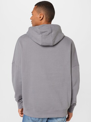 SikSilk Sweatshirt in Grey