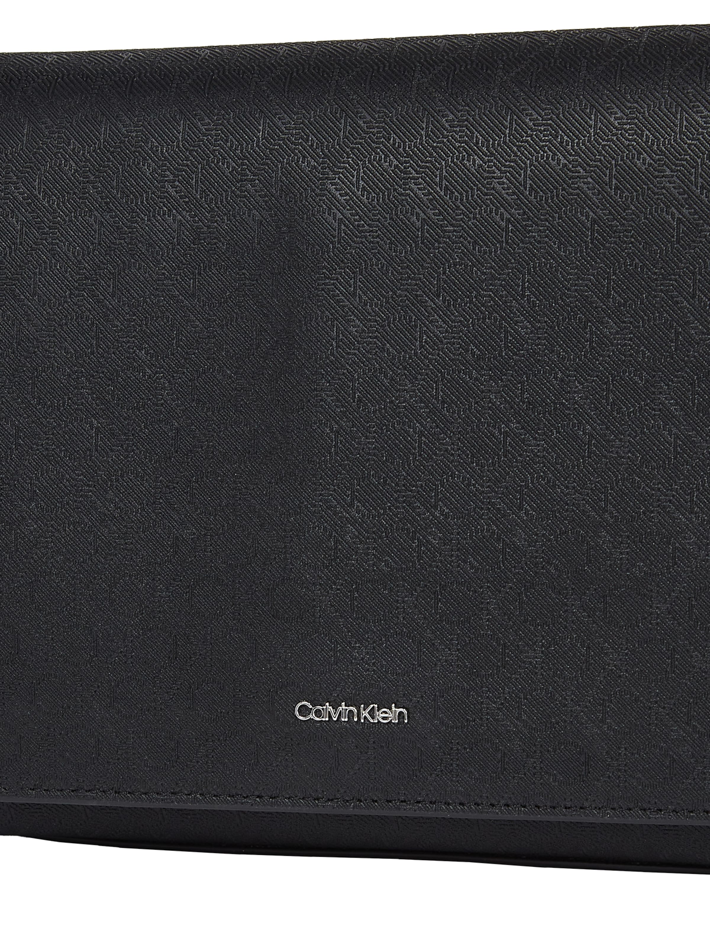 Calvin Klein Τσάντα ώμου 'MUST' σε μαύρο