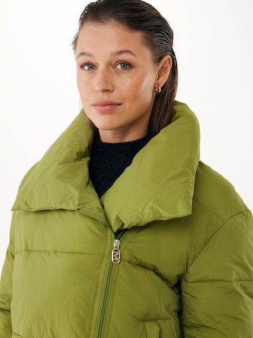 MEXX Prechodná bunda 'Boxy' - Zelená