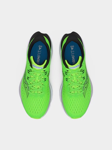 Chaussure de course 'KINVARA 16' saucony en vert
