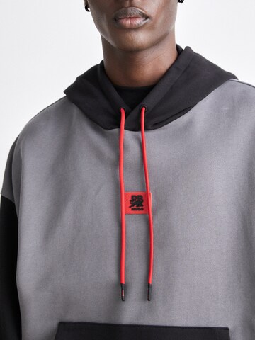 Sweat-shirt 'Dicheck' HUGO en gris