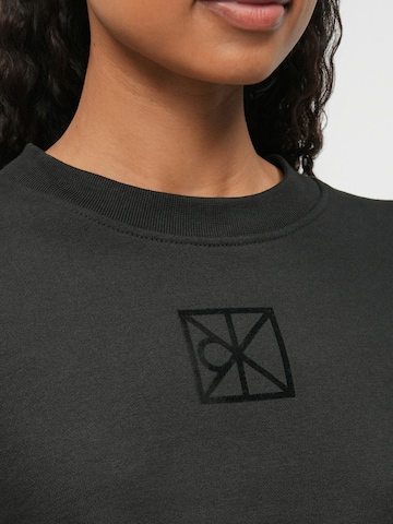 Calvin Klein Tréning póló - fekete