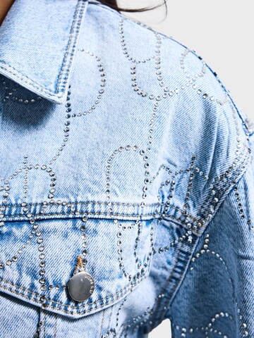 IT'S BASIC Bodywarmer 'RHINESTONE CROPPED DENIM JACKET' in Blauw