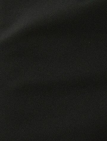 Koton Regular Shorts in Schwarz
