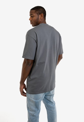 Johnny Urban T-shirt 'Sammy Oversized' i grå