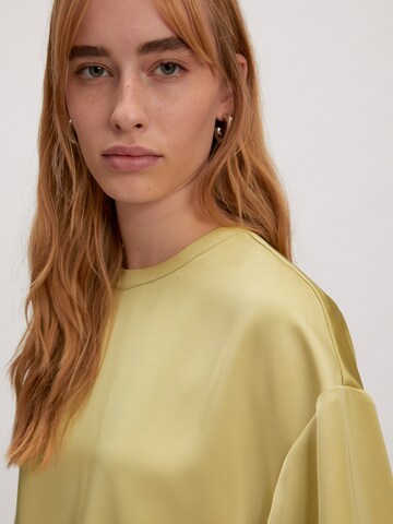 EDITED - Camiseta 'Cleopatra' en verde