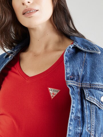 Maglietta di GUESS in rosso