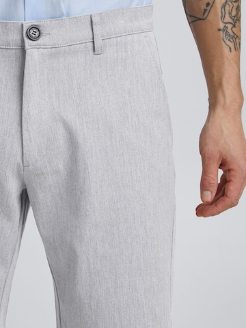 Slimfit Pantaloni chino 'SDFrederic' di !Solid in grigio