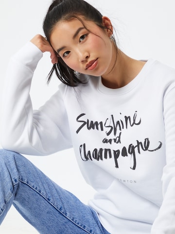 Sweat-shirt 'Klara Geis' EINSTEIN & NEWTON en blanc