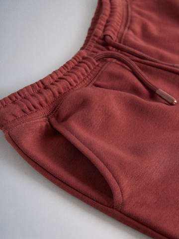 Set de la The Set pe maro