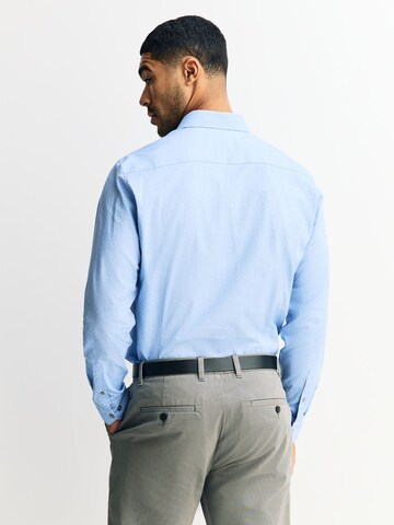 Coupe slim Chemise Next en bleu