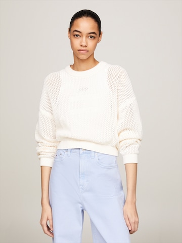 Tommy Jeans Sweater in White: front