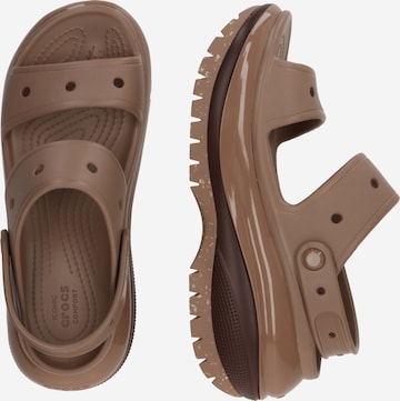 Crocs Sandály 'Classic Mega Crush' – hnědá