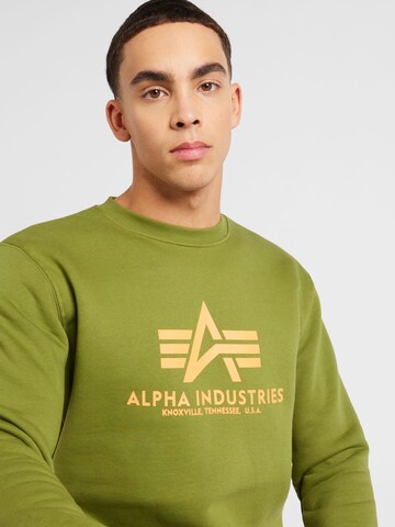 ALPHA INDUSTRIES Sweatshirt in Groen