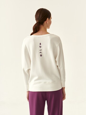 Sweat-shirt 'Tati' TATUUM en blanc