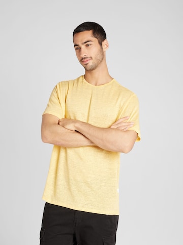 T-Shirt 'Bet' SELECTED HOMME en jaune : devant