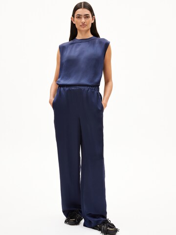 ARMEDANGELS Loosefit Stoffhose JONVAALIE NIALAA in Blau