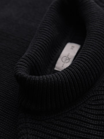 Ombre Sweater in Black